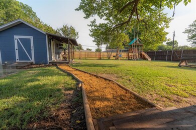 606 W Sycamore St, Celina, TX 75009 - photo 3