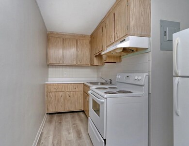 16 Waldemar Ave unit 405, Boston, MA 02128 - photo 4