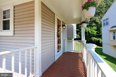 8314 Linden Oaks Ct, Lorton, VA 22079 - photo 3