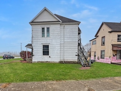 2301 Charleston Ave, Mattoon, IL 61938 - photo 3