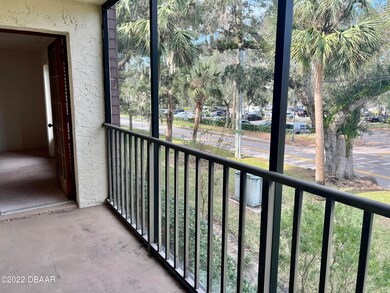 Beautiful Large Screened Patio