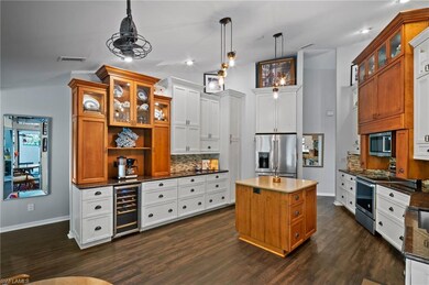 6893 Highland Park Cir, Fort Myers, FL 33966 - photo 6