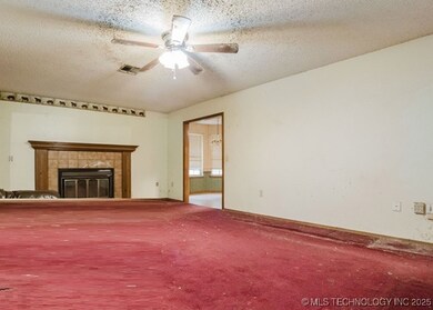14800 Cedar Dr, Claremore, OK 74017 - photo 4
