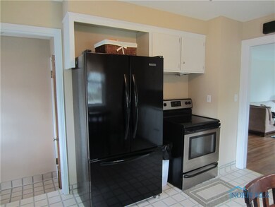 304 Erie St, Woodville, OH 43469 - photo 7