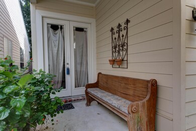 202 W Brentwood-5