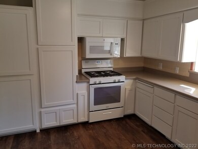 1110 N Meadow Dr, Ardmore, OK 73401 - photo 5