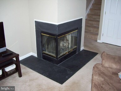 8318 Bluebird Way unit 20, Lorton, VA 22079 - photo 3