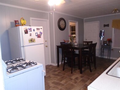 2411 S Elm St, Muncie, IN 47302 - photo 7