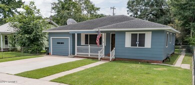 Front Of House Right_