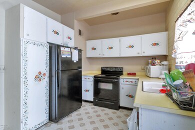 832 E Carson Rd-2858