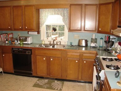 6 Wilson Rd, West Yarmouth, MA 02673 - photo 2