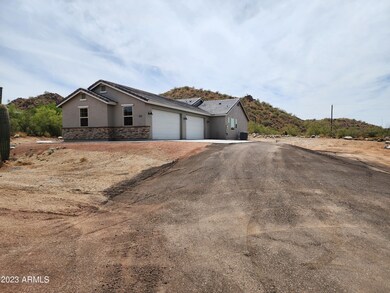 4 CAR GARAGE 2