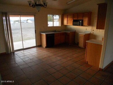 023-185473 Kitchen