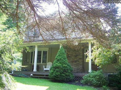 SIDE COVERED PORCH