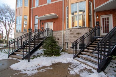 4 Park Ave unit 4, River Forest, IL 60305 - photo 2