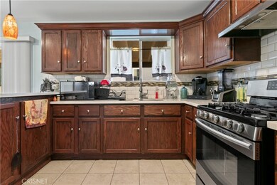 15089 La Mesa St, Sylmar, CA 91342 - photo 6