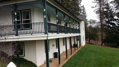 431 Mountain Paradise Dr, Grants Pass, OR 97526 - photo 2