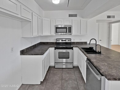 2674 S Oakenshield Way, Tucson, AZ 85730 - photo 6