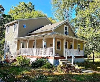 26 Evergreen St, Chelmsford, MA 01824 - photo 2