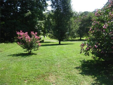 1208 Foxfire Rd, Asheboro, NC 27205 - photo 3