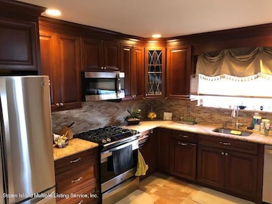 22 Anaconda St, Staten Island, NY 10312 - photo 5