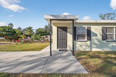 805 29th St E, Bradenton, FL 34208 - photo 3