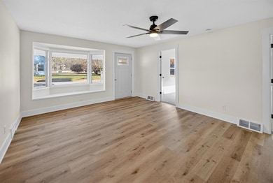 818 E 25th Ct, Des Moines, IA 50317 - photo 5