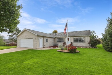 609 Maplewood Dr, Reed City, MI 49677 - photo 3