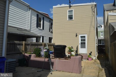 1162 Mulberry St, Reading, PA 19604 - photo 2