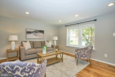 8694 Bent Arrow Ct, Springfield, VA 22153 - photo 2