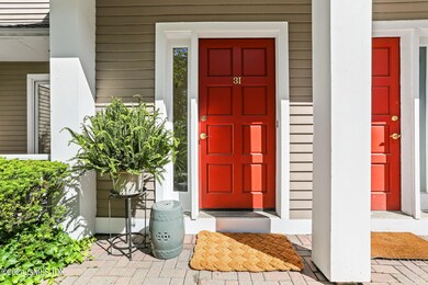 453 E Putnam Ave unit 3I, Cos Cob, CT 06807 - photo 2