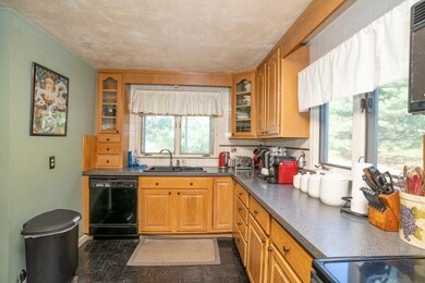 196 Lakeshore Dr, Bellingham, MA 02019 - photo 3