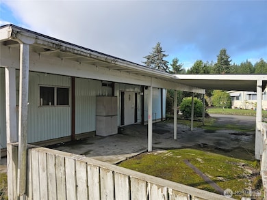 1700 E Shelton Springs Unit #61 Rd, Shelton, WA 98584 - photo 2