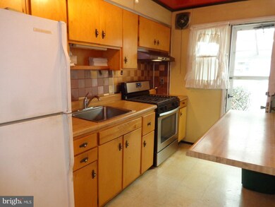 1658 Hardwick Rd, Towson, MD 21286 - photo 4