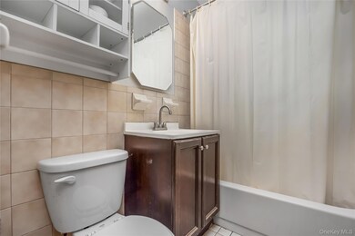 6703 136th St unit B, Flushing, NY 11367 - photo 5