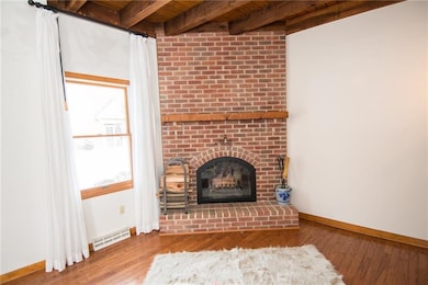 Living Room 101 Bayberry Court