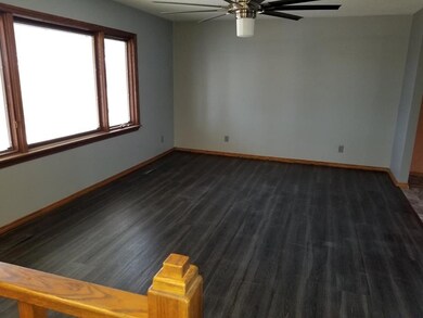 2733 Hwy S74 Hwy S, Newton, IA 50208 - photo 5