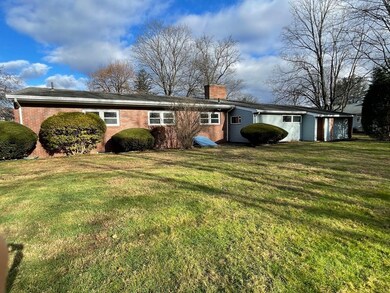 16 Laura Ln, Holyoke, MA 01040 - photo 4