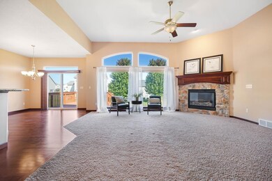 1714 Quail Ridge Rd, Cedar Falls, IA 50613 - photo 3