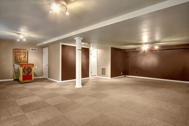 19928 Maplewood Dr, Edmonds, WA 98026 - photo 4