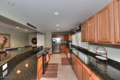 2418 Ormsby Cir W, Jacksonville, FL 32210 - photo 3