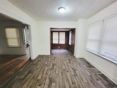 1122 Obrien St, South Bend, IN 46628 - photo 2