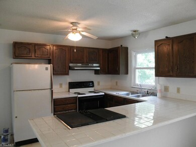 401 Playground Rd, Archdale, NC 27263 - photo 4