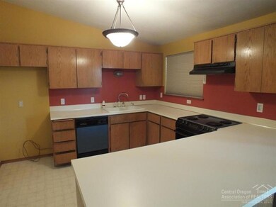 62740 Dixon Loop, Bend, OR 97701 - photo 7