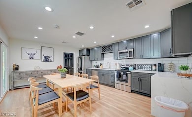 1821 E Oakey Blvd, Las Vegas, NV 89104 - photo 6