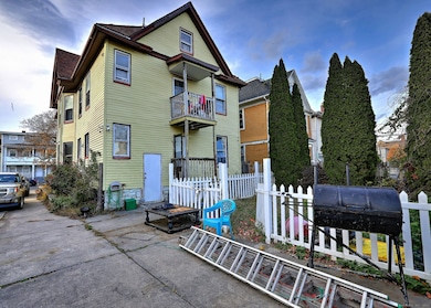 696 Kossuth St unit 698, Bridgeport, CT 06608 - photo 6