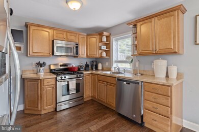 32 Strathaven Dr, Broomall, PA 19008 - photo 7