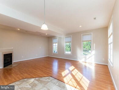 10903 Maple St, Fairfax, VA 22030 - photo 5