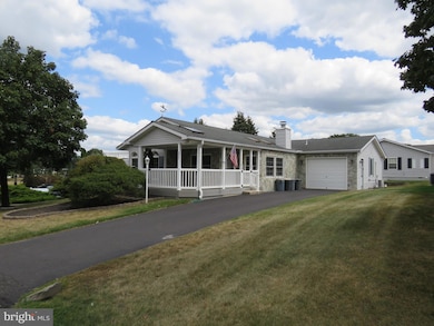 377 Spring Meadow Cir, New Hope, PA 18938 - photo 4