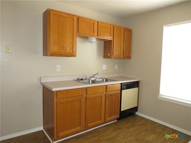 2014 Cedarhill Dr unit D, Killeen, TX 76543 - photo 2